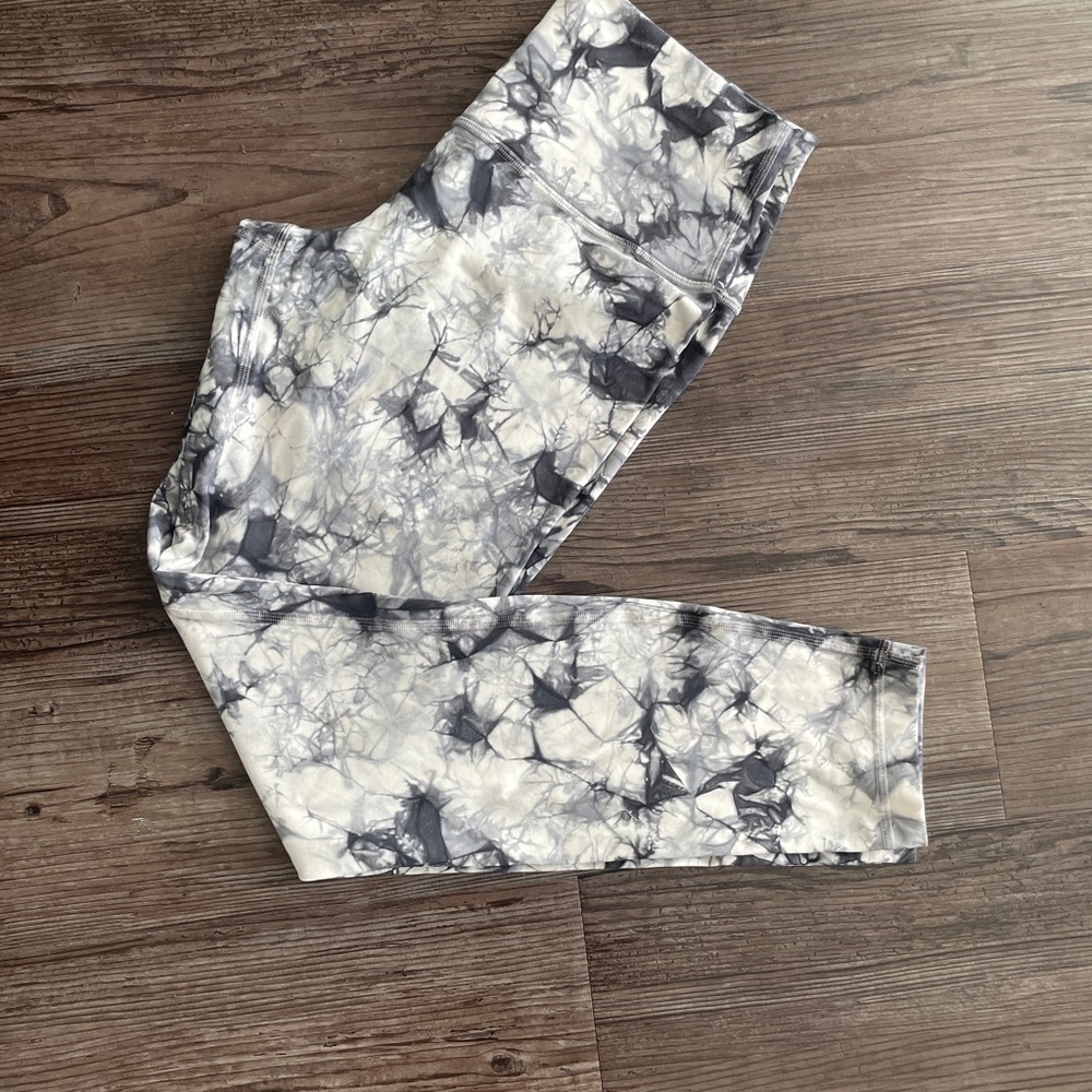 Marble Lululemon WonderUnder Leggings